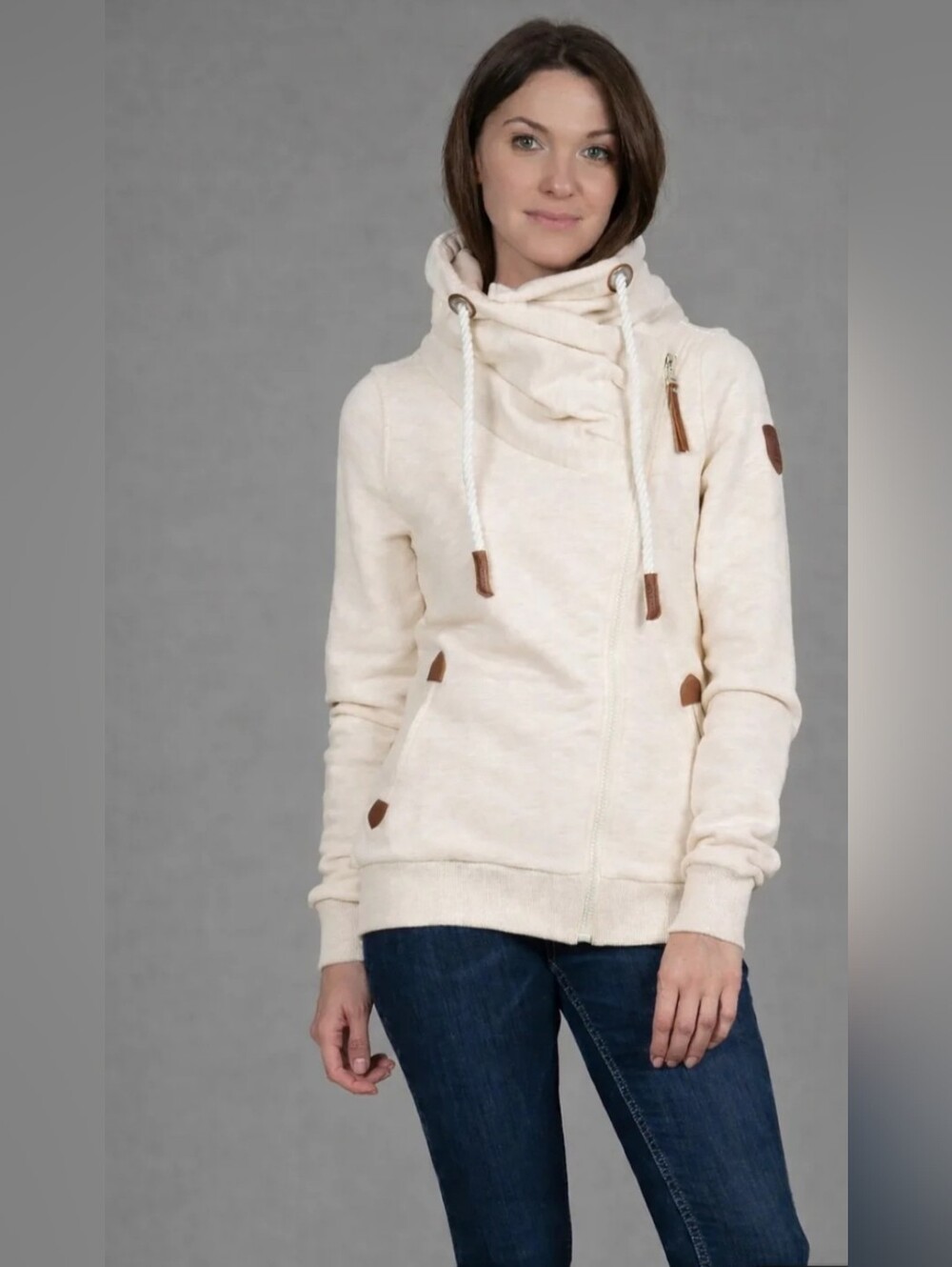 Wanakome Hestia / Ivory Funnel neck size XL